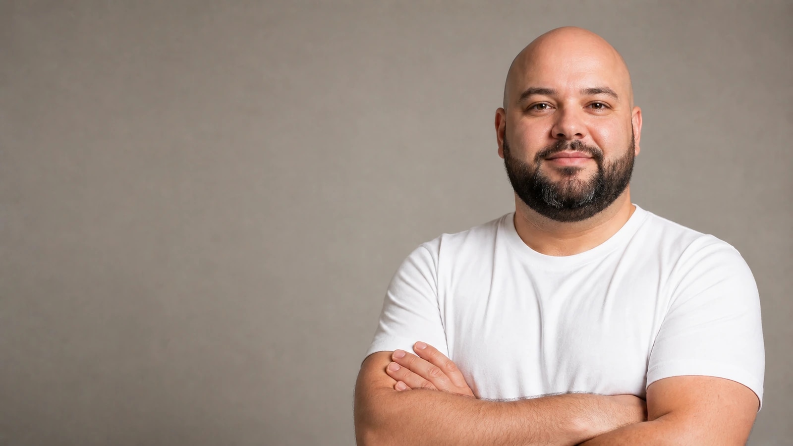 Face shape angles for judging a bald round face with beard